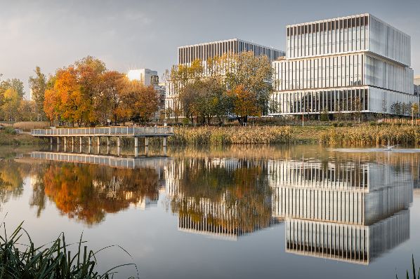 Πουλά το έργο Lakeside η Atenor στη Βαρσοβία 